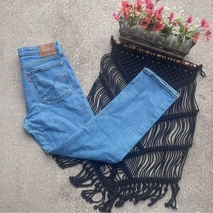 Levi’s Premium High Rise Jeans Size 29 - Wedgie Straight